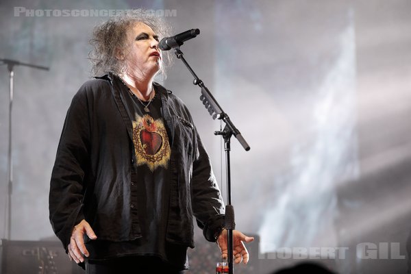 THE CURE - 2022-11-28 - PARIS - Accor Arena - Robert James Smith